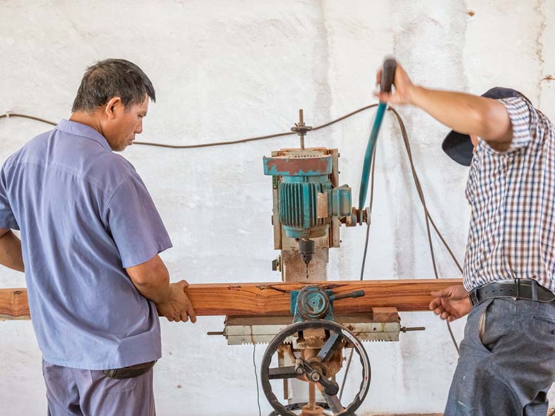 昌乐楼梯地板柜门的油漆修复-11