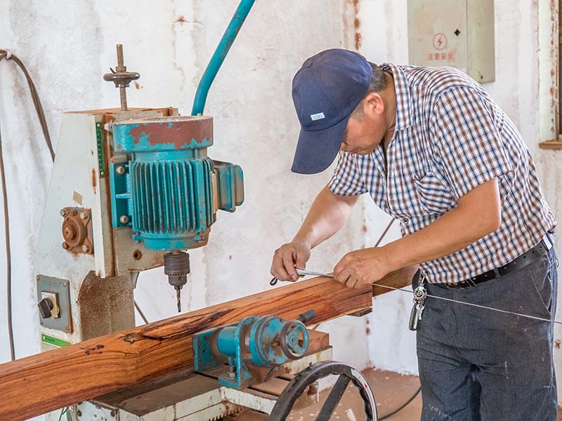 昌乐楼梯地板柜门的油漆修复-10